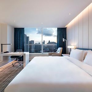 Deluxe Zimmer mit Kingsize-Bett